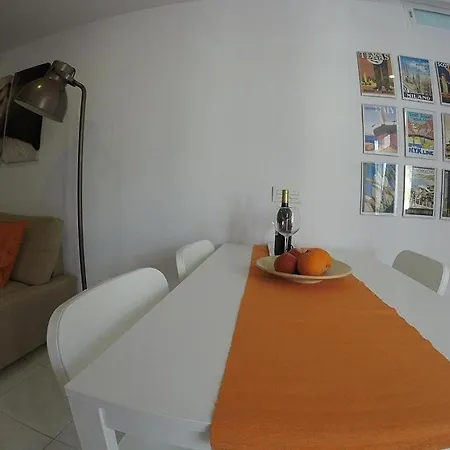 Hibiscus Apartman Playa Feñabe